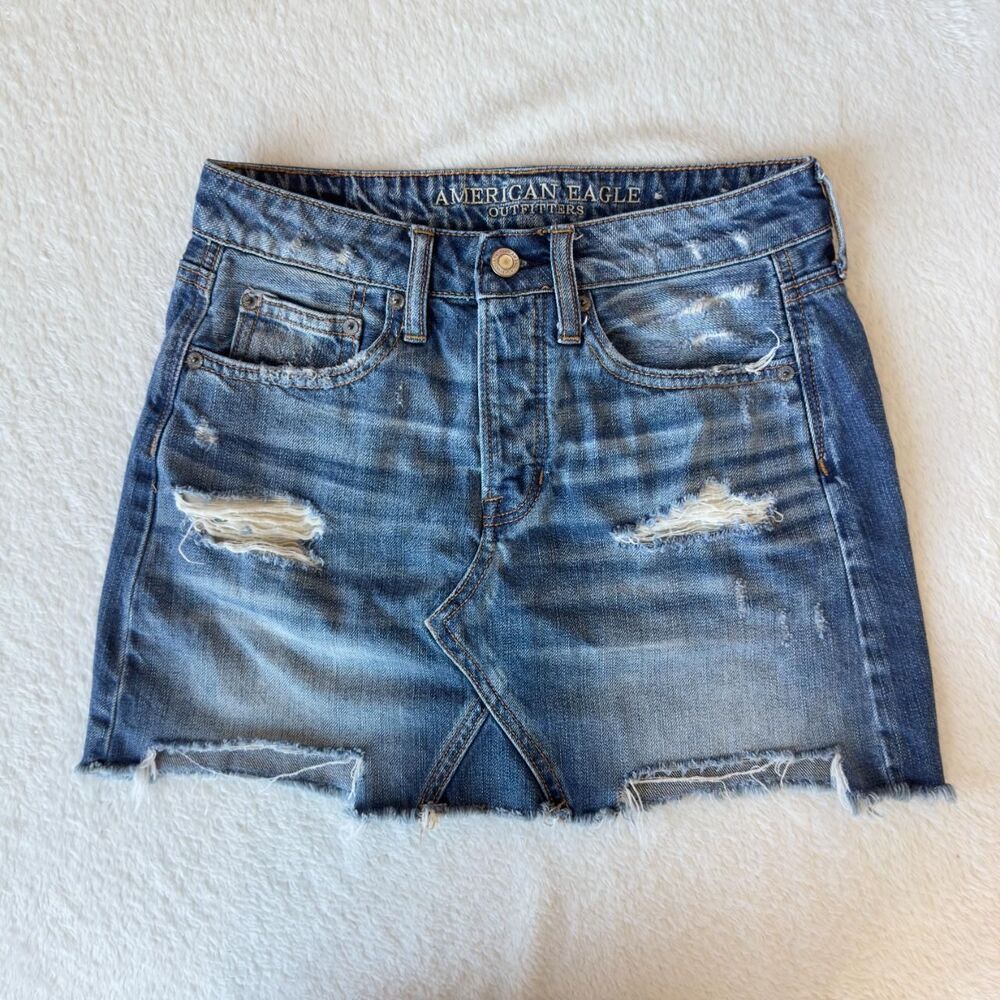 Vintage American Eagle Distressed Denim Mini Skirt \ Dark-washed Y2K mini skirt